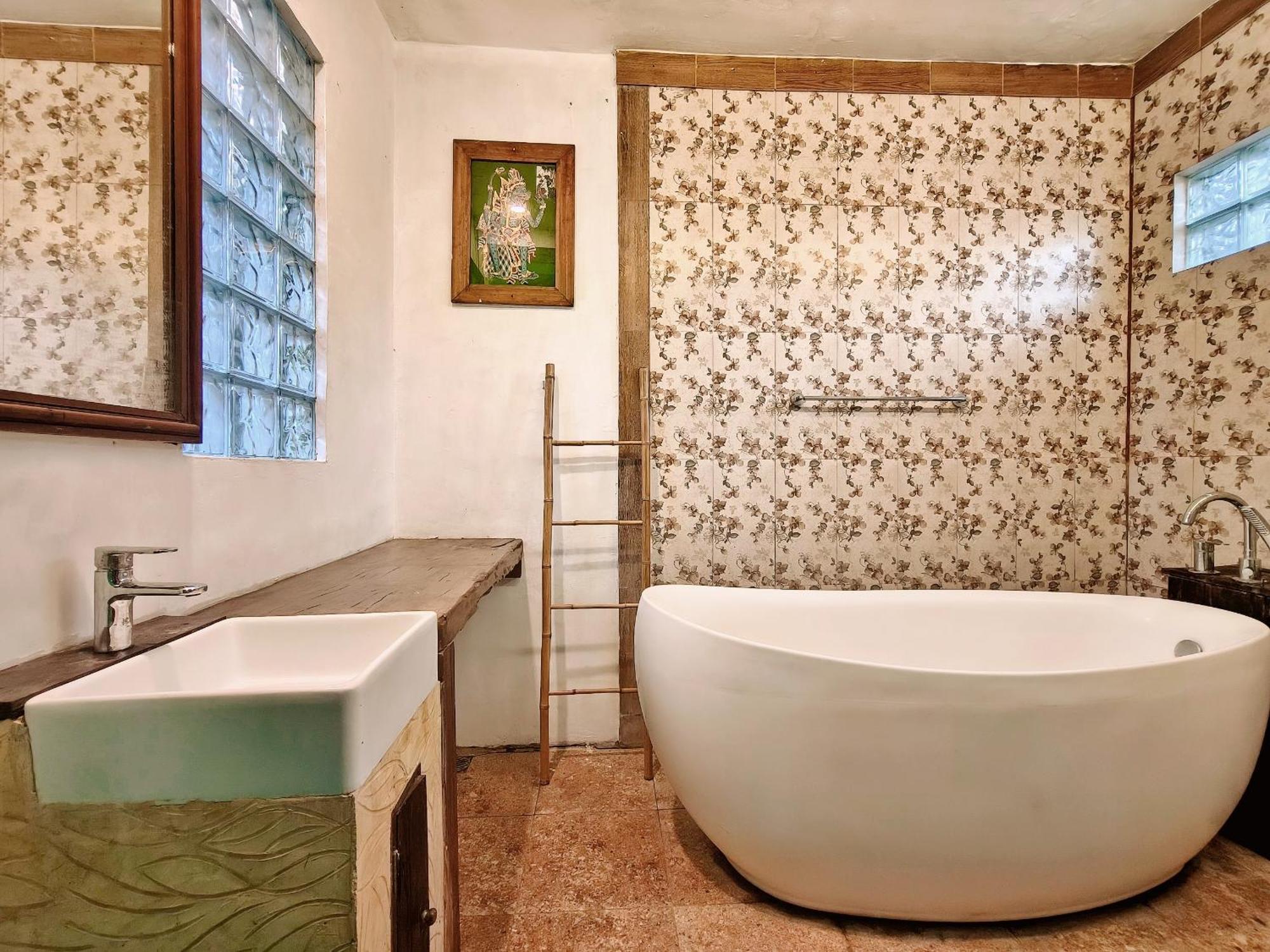 Panda Lumbung Bed and Breakfast Sanur Buitenkant foto